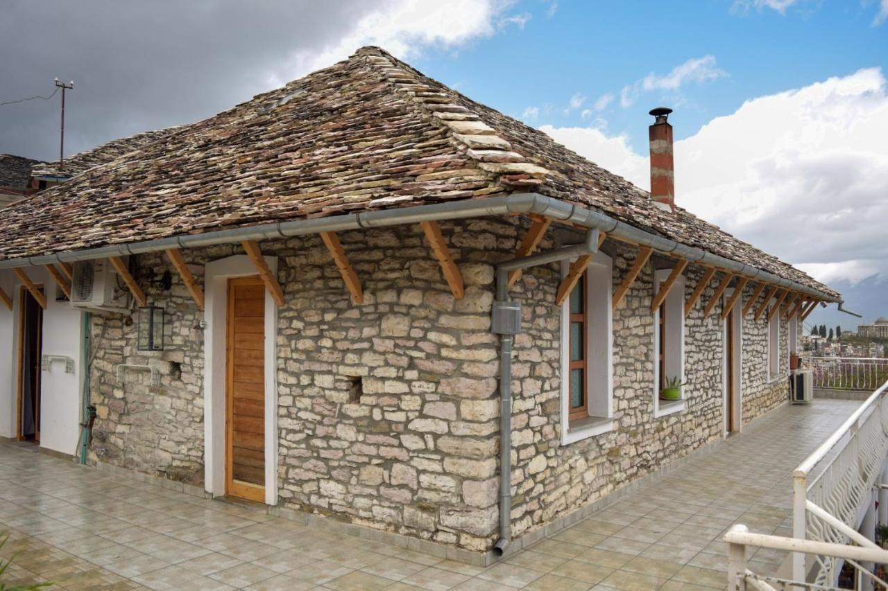Sokaku i te Marreve GuestHouse Gjirokastër Eksteriør bilde