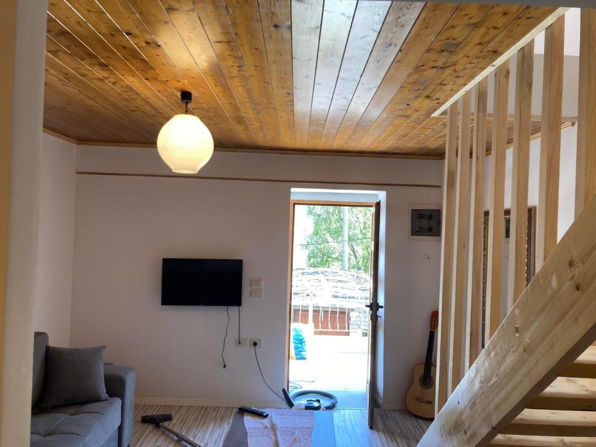 Sokaku i te Marreve GuestHouse Gjirokastër Eksteriør bilde