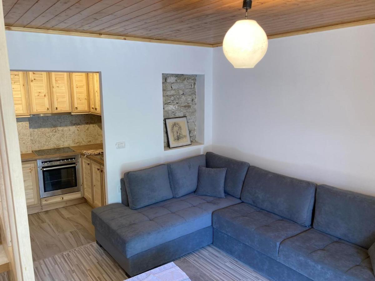 Sokaku i te Marreve GuestHouse Gjirokastër Eksteriør bilde